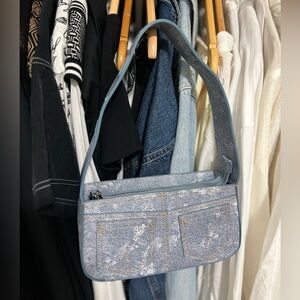 FIORUCCI Logo Light Vintage Shoulder Bag